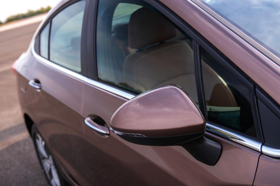 Детали экстерьера Chevrolet Cruze Premier 2019 года  (LA) (фото 18 из 21)